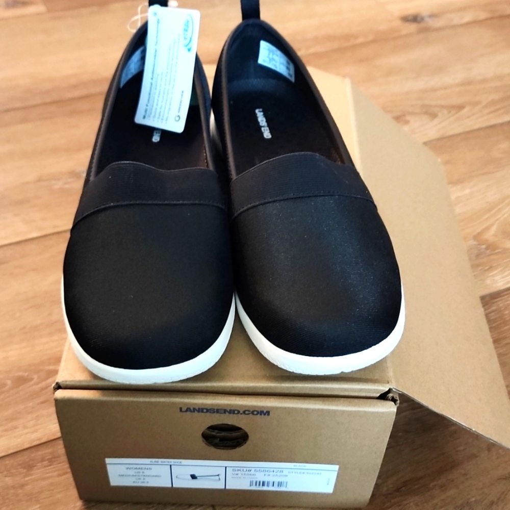 Lands ends NEW Slip on water shoes